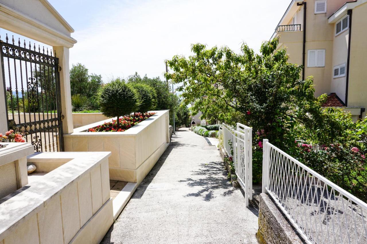 Sol Rooftop Apartments Tučepi Exterior foto